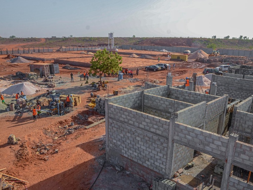 Usine De Transformation De Tomates De Bobo Dioulasso, De La...