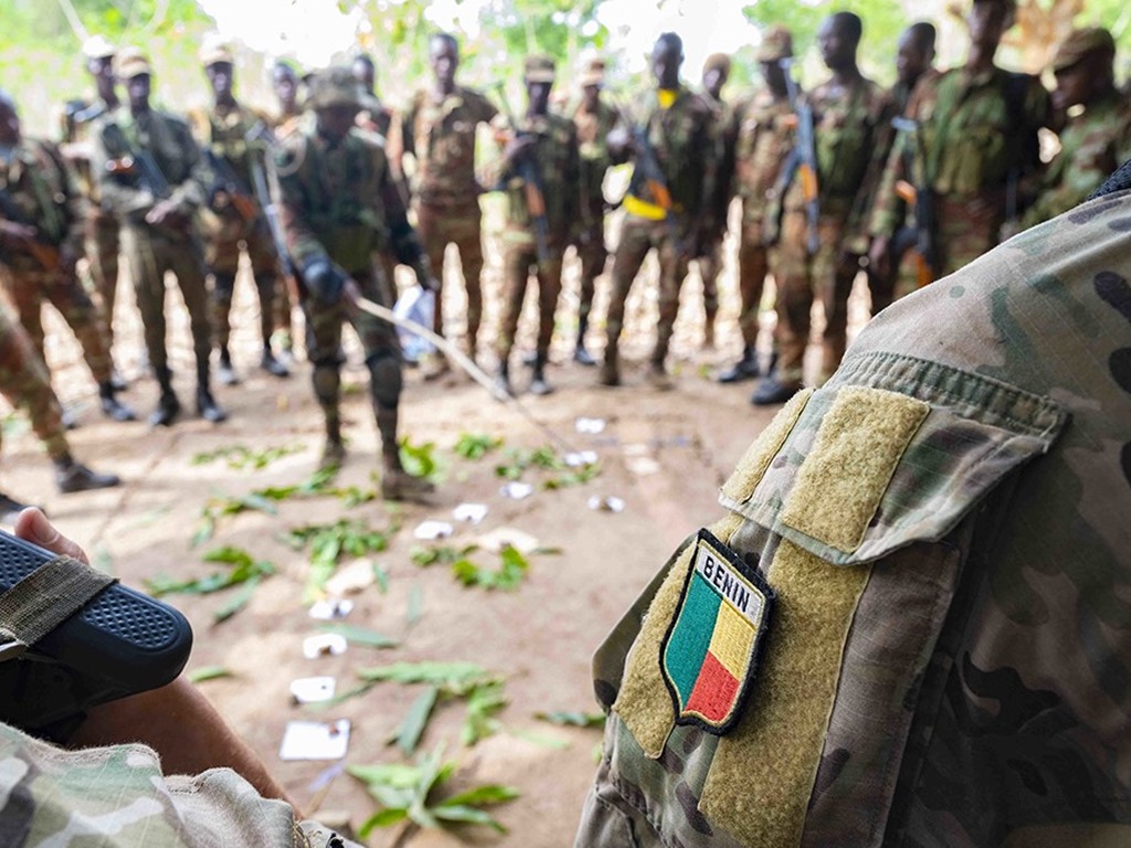 Bénin/Sécurité : « De la Nécessité pour le peuple d’agir contre la présence militaire française » (Panafricaniste Chafia CHOUCHEN)